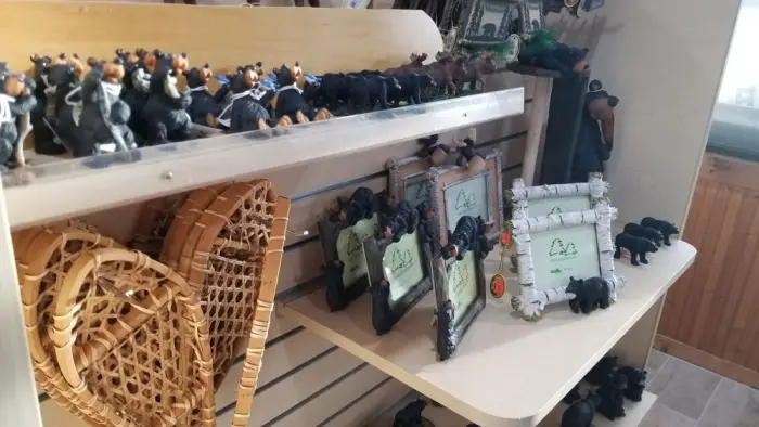 Various gift items on a shelf